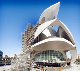 Adaptare precisă la geometrii unice ale clădirii